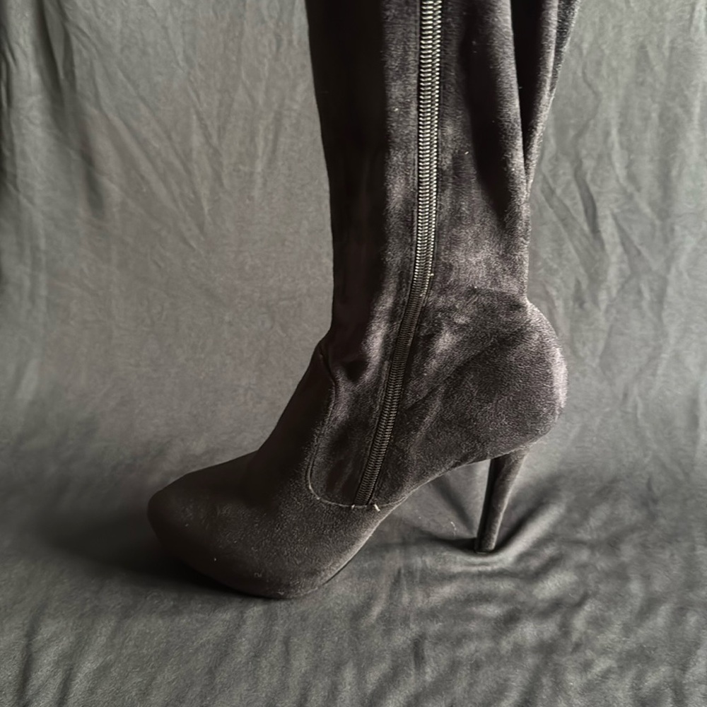 Steve Madden Hilllari Black Suede Zip Knee High Boots | Size 8.5M